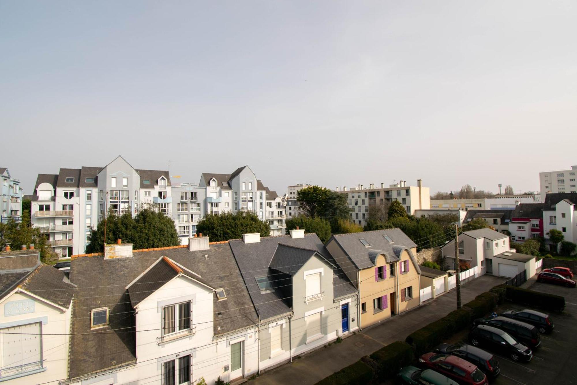 grand studio avec parking à 10 minutes des plages Lorient Extérieur photo