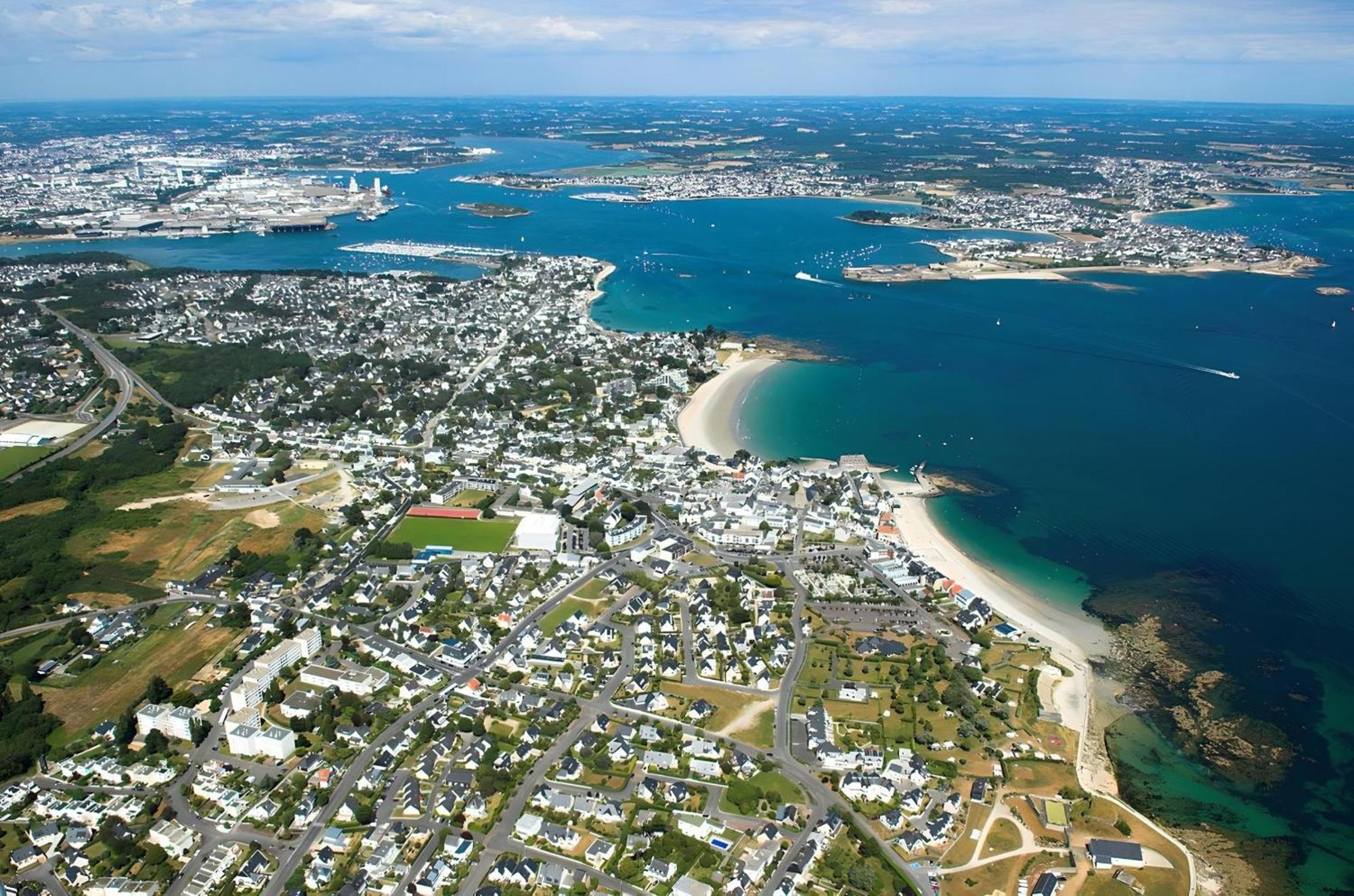 grand studio avec parking à 10 minutes des plages Lorient Extérieur photo